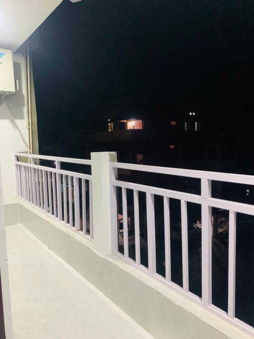 Apartamento White Orchid, Unique & Stylish, Executive 2Bhk. Guwahati Exterior foto